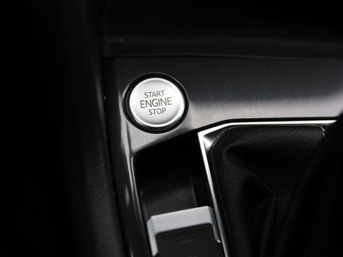 Used 2024 Volkswagen Tiguan SE R-Line image 30