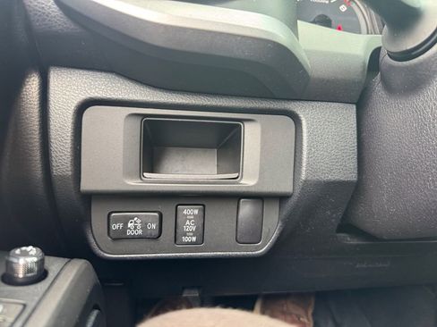 Used 2016 Toyota Tacoma TRD Sport w/ Towing Package AWD/4WD image 28