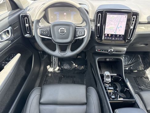 Used 2024 Volvo XC40 B5 Plus w/ Protection Package Premier AWD/4WD image 10