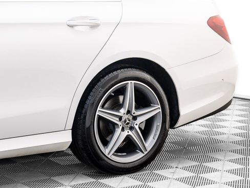 Used 2019 Mercedes-Benz E 300 E 300 image 35