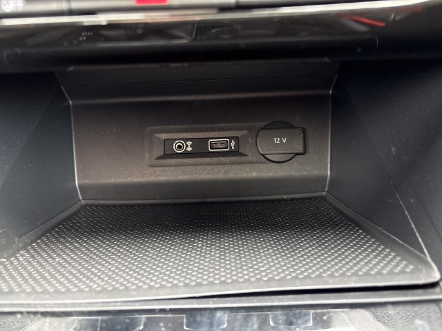 Used 2018 Volkswagen Atlas SEL AWD/4WD image 30