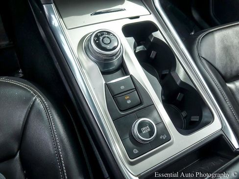 Used 2022 Ford Explorer XLT w/ Equipment Group 202A image 21