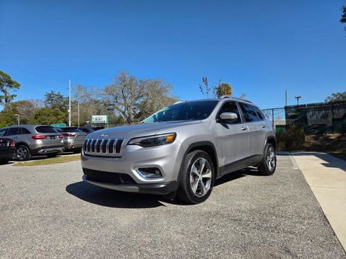 Used 2019 Jeep Cherokee Limited image 14