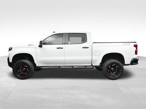 Used 2021 Chevrolet Silverado 1500 LT Trail Boss w/ Convenience Package II AWD/4WD image 2