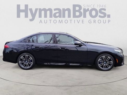 Used 2024 BMW 530i xDrive w/ M Sport Package image 2