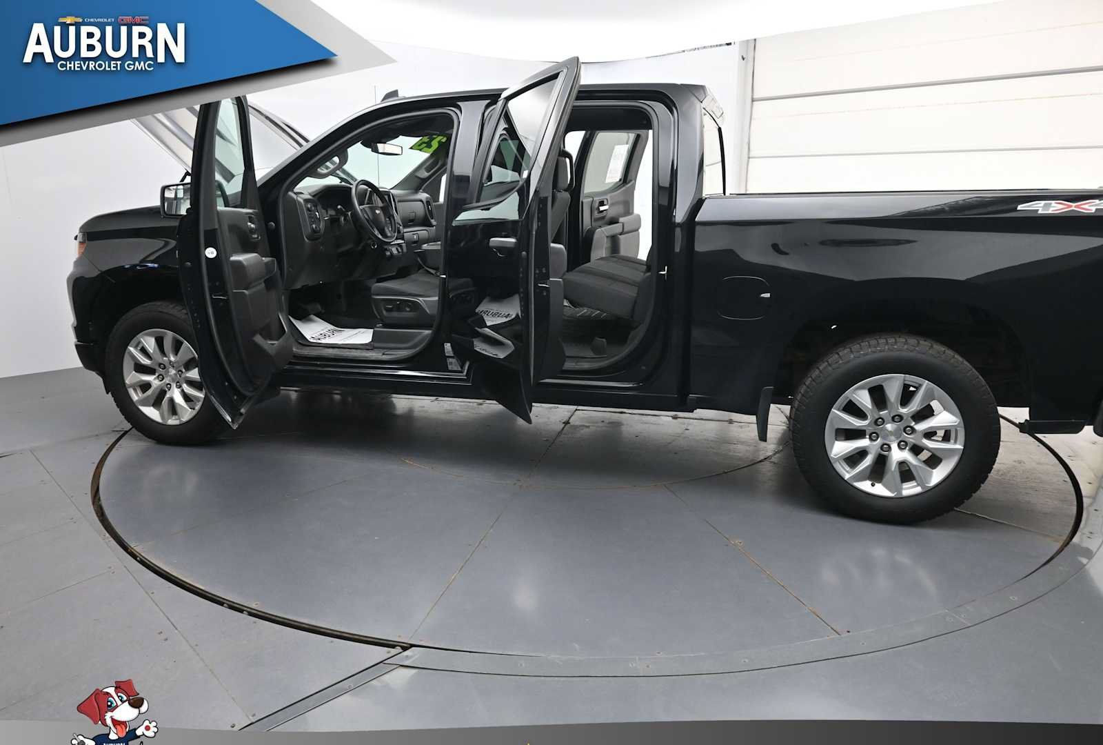 Used 2023 Chevrolet Silverado 1500 Custom AWD/4WD image 37