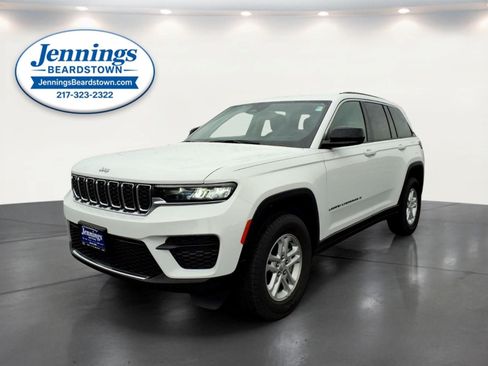 Used 2023 Jeep Grand Cherokee Laredo AWD/4WD image 1