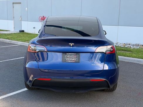 Used 2022 Tesla Model Y Long Range AWD/4WD image 6