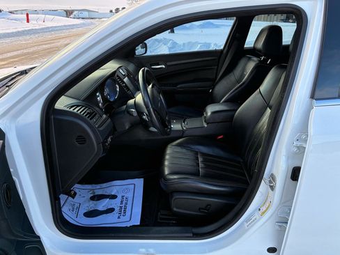 Used 2013 Chrysler 300 S image 10