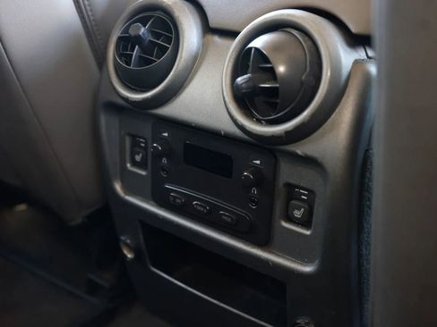 Used 2003 HUMMER H2 w/ Preferred Equipment Group AWD/4WD image 36