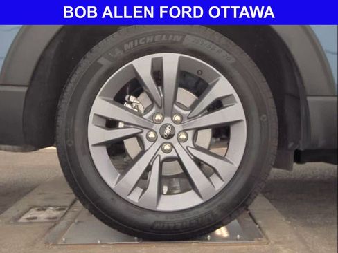 Used 2025 Ford Explorer Active w/ Active Comfort Package AWD/4WD image 11