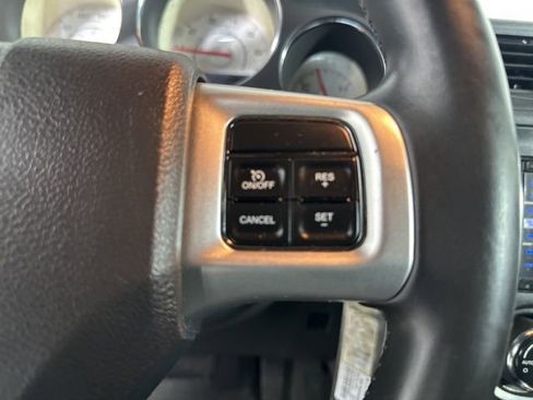 Used 2012 Dodge Challenger SXT image 11