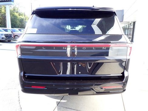New 2025 Lincoln Navigator L Reserve image 11