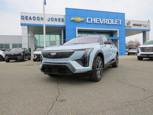 New 2026 Cadillac Optiq Sport 2 w/ LPO, Floor Liner Package image 27