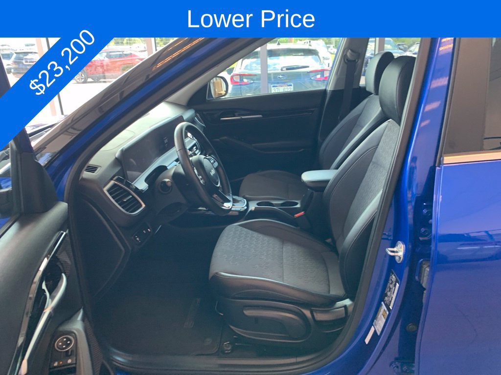Used 2024 Kia Seltos S AWD/4WD image 3