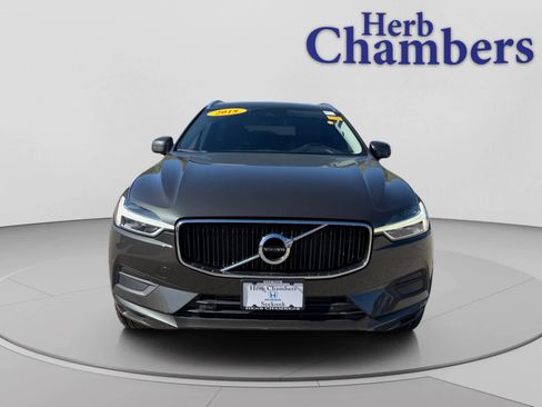 Used 2018 Volvo XC60 T5 Momentum w/ Vision Package AWD/4WD image 2