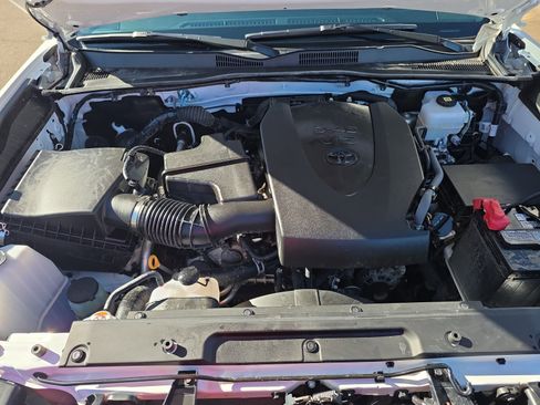 Used 2023 Toyota Tacoma TRD Off-Road image 28