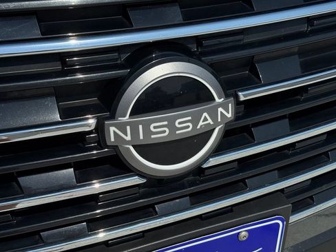 Used 2025 Nissan Rogue SV FWD image 8