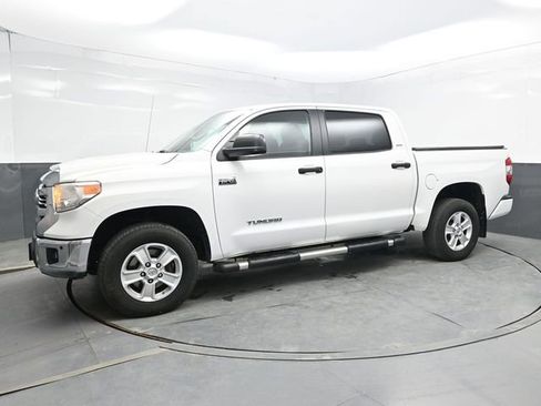 Used 2017 Toyota Tundra SR5 w/ SR5 Upgrade Package AWD/4WD image 3