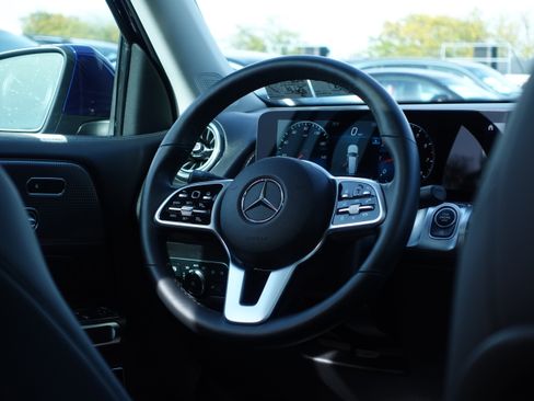 Certified 2022 Mercedes-Benz GLB 250 4MATIC image 18