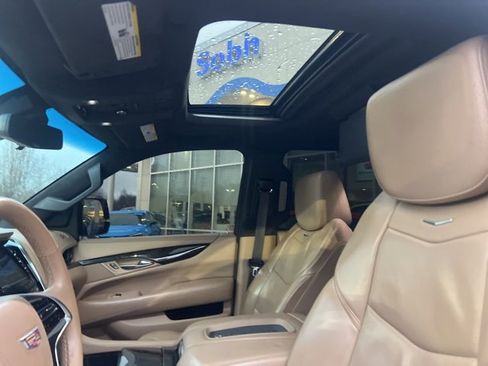 Used 2018 Cadillac Escalade ESV Platinum image 10