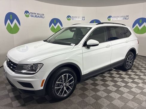 Used 2020 Volkswagen Tiguan SE w/ 3rd Row Seat Package AWD/4WD image 3