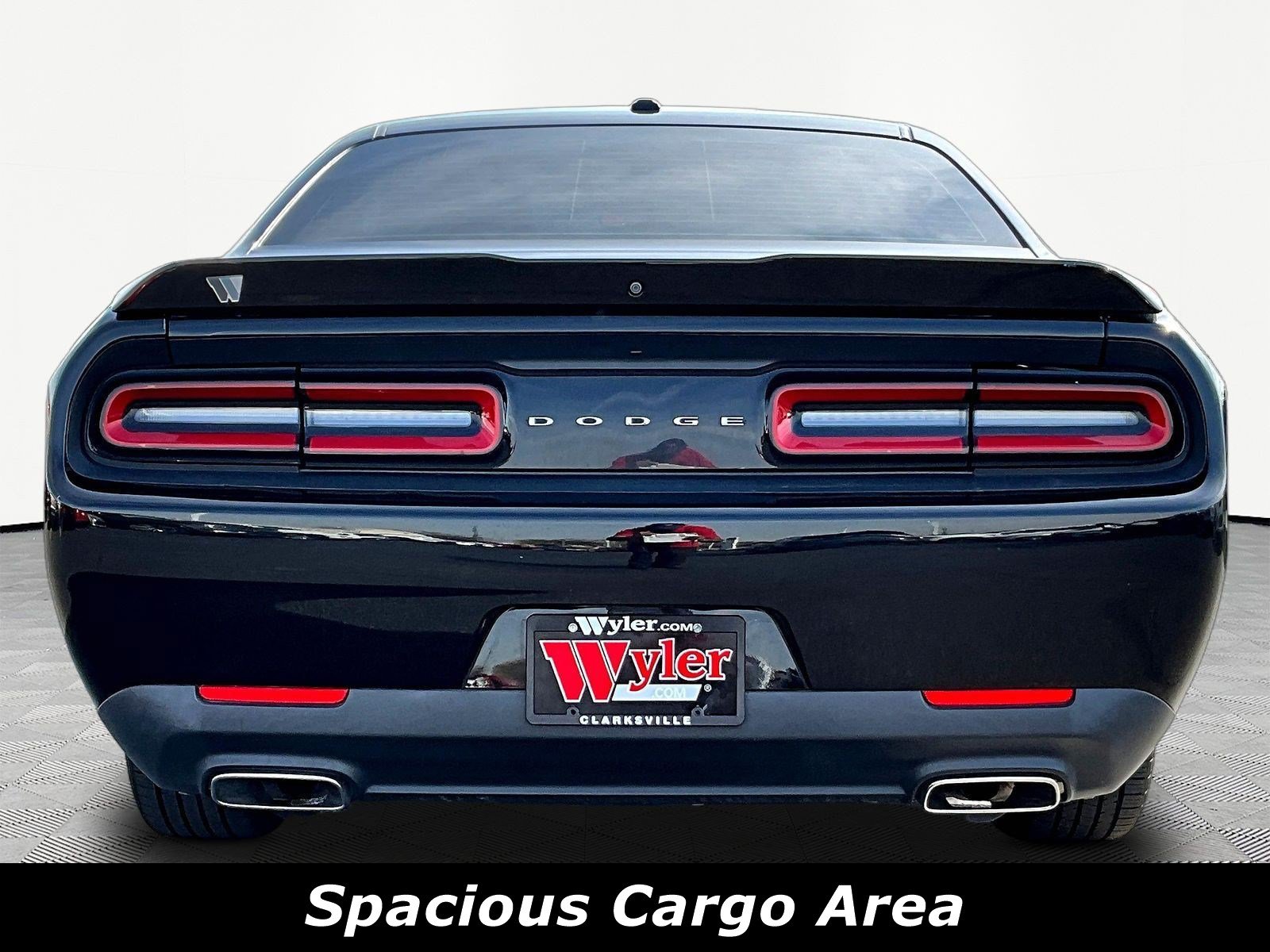 Used 2021 Dodge Challenger SXT RWD image 5