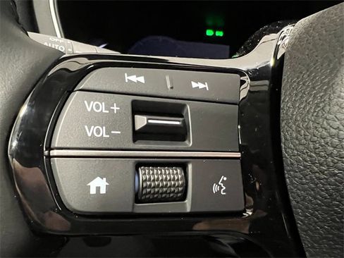 New 2025 Honda Pilot Touring image 19