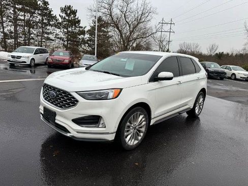 Certified 2022 Ford Edge Titanium w/ Equipment Group 301A image 3
