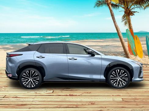 Used 2023 Lexus RZ 450e Premium w/ Technology Package image 7