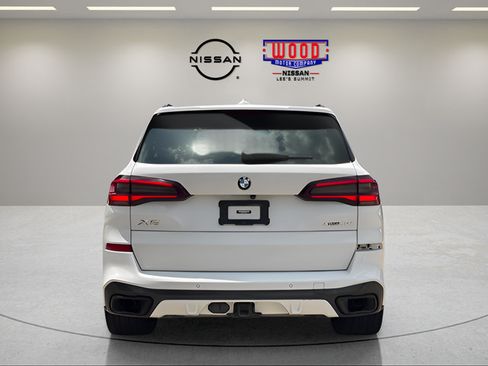 Used 2022 BMW X5 xDrive40i w/ M Sport Package AWD/4WD image 3