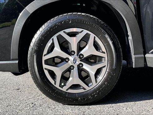 Certified 2024 Subaru Forester Premium AWD/4WD image 17