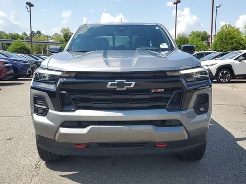 Used 2023 Chevrolet Colorado Z71 w/ Z71 Convenience Package 2 AWD/4WD image 2