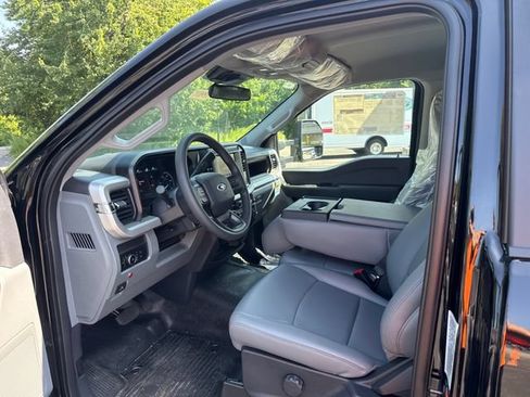 New 2026 Ford F550 4x4 Regular Cab Super Duty image 11