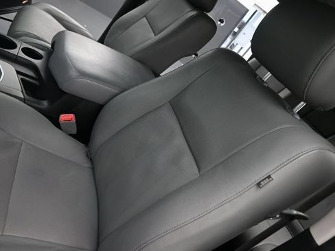 Used 2017 Toyota Sequoia Platinum AWD/4WD image 9