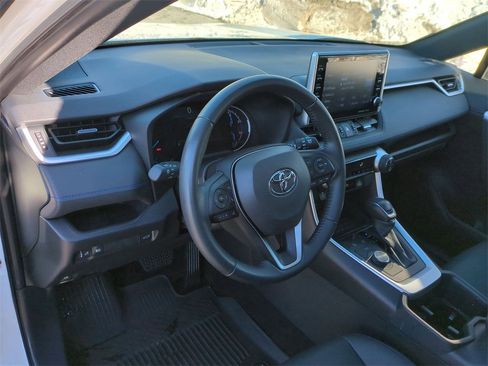 Used 2022 Toyota RAV4 XSE image 9