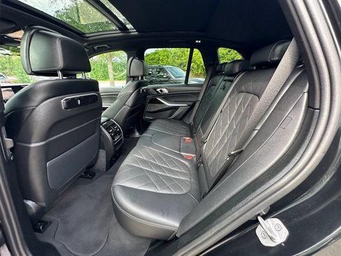 Used 2025 BMW X5 xDrive40i AWD/4WD image 18
