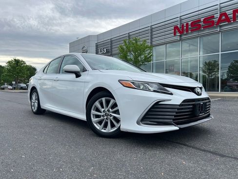 Used 2022 Toyota Camry LE w/ Carpet Mat Package (TMS) FWD image 14