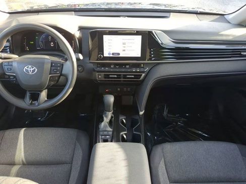 Used 2025 Toyota Camry LE image 13