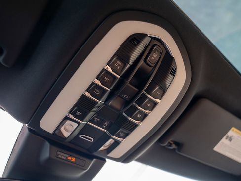 New 2026 Porsche Macan image 22