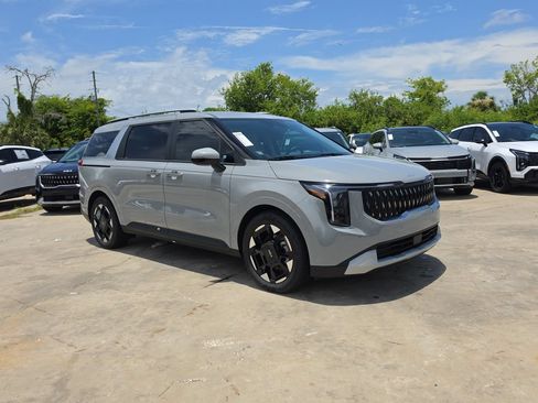 New 2026 Kia Carnival EX FWD image 2