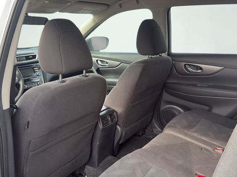 Used 2015 Nissan Rogue SV image 19