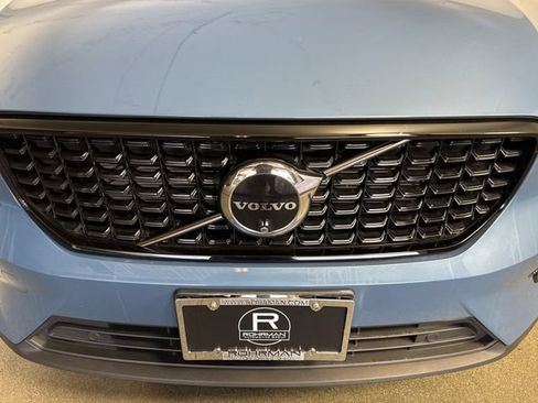 Used 2024 Volvo XC40 B5 Plus w/ Protection Package Premier AWD/4WD image 27