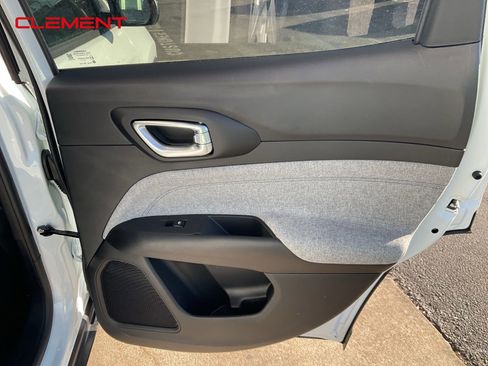 New 2026 Jeep Compass Latitude image 16