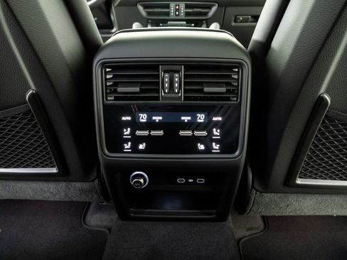 New 2026 Porsche Cayenne Coupe AWD/4WD image 21