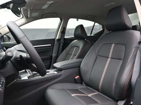 New 2026 Nissan Altima 2.5 SR FWD image 16