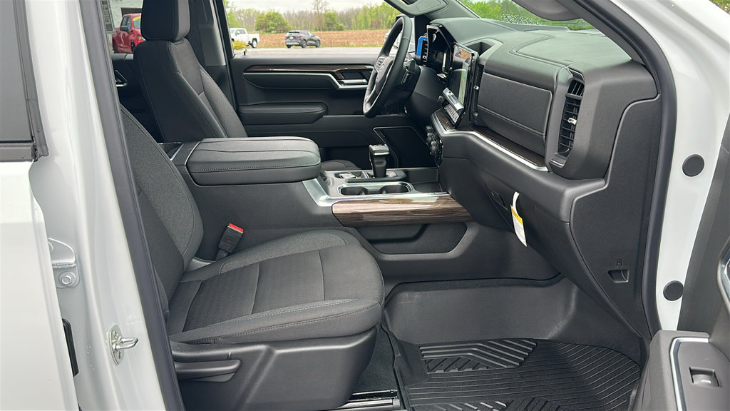 New 2026 Chevrolet Silverado 1500 RST w/ Dark Appearance Package AWD/4WD image 28