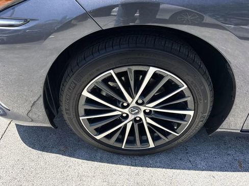 Used 2025 Lexus ES 350 w/ Premium Package FWD image 10