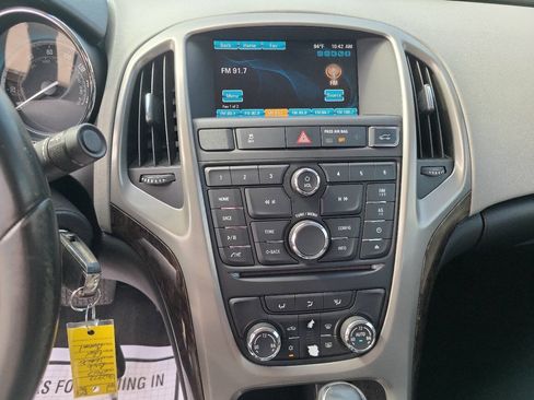 Used 2012 Buick Verano FWD image 13