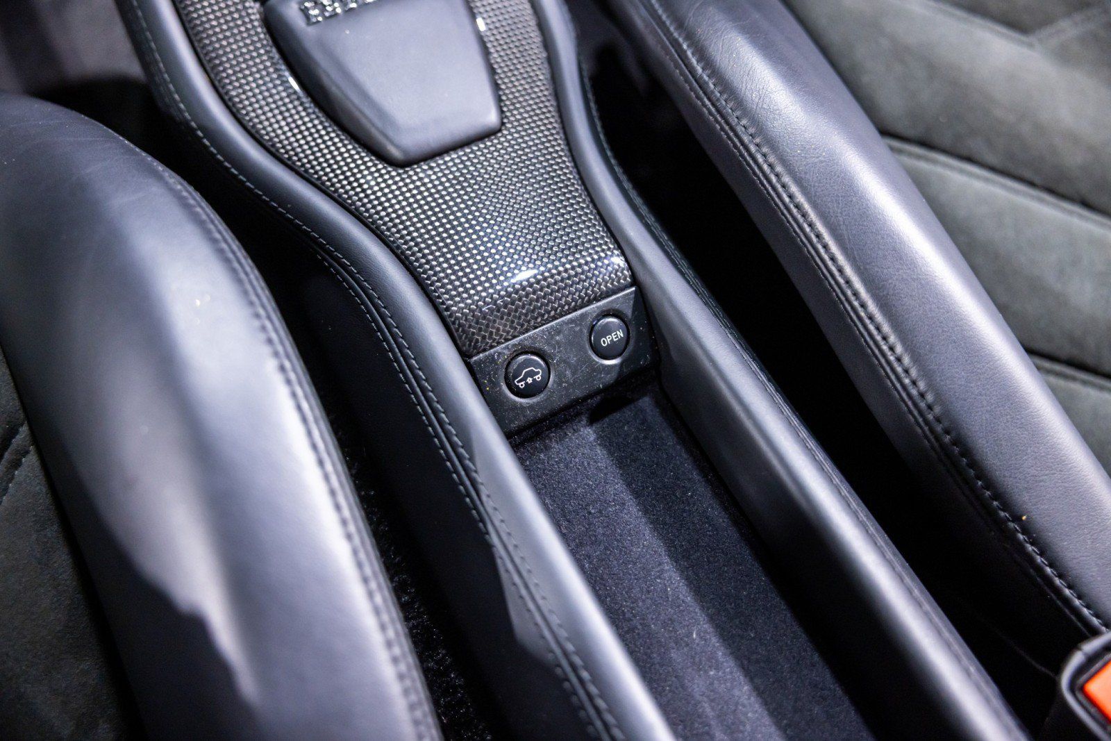 Used 2011 Ferrari 458 Italia Coupe RWD image 55